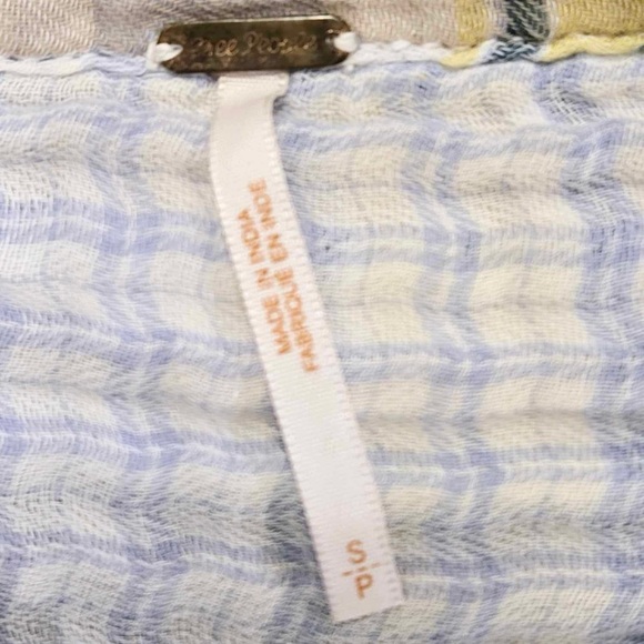 Free People 'One of the Guys' Oversized Plaid Button size small - Picture 5 of 10